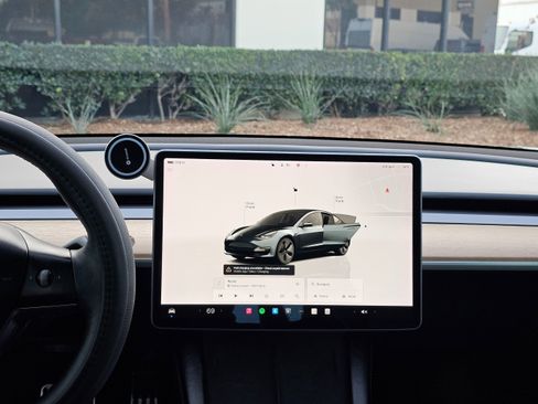 Used 2022 Tesla Model 3 Long Range image 23