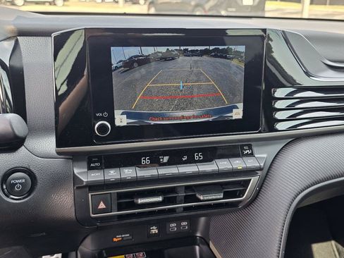 Used 2025 Toyota Camry SE w/ Convenience Package FWD image 16