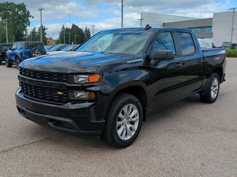 Used 2019 Chevrolet Silverado 1500 Custom w/ Custom Value Package image 4