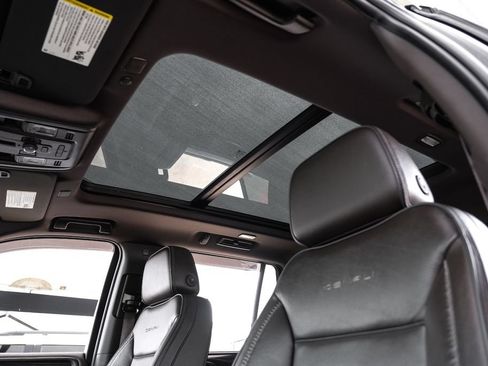 Used 2022 GMC Yukon Denali AWD/4WD image 4