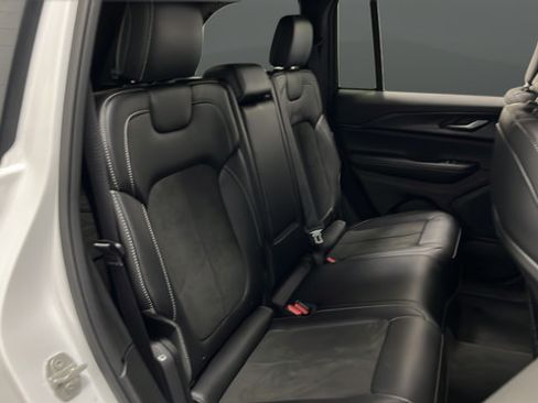 Used 2023 Jeep Grand Cherokee Altitude AWD/4WD image 24