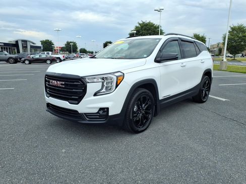 Certified 2022 GMC Terrain SLT w/ Elevation Edition AWD/4WD image 1