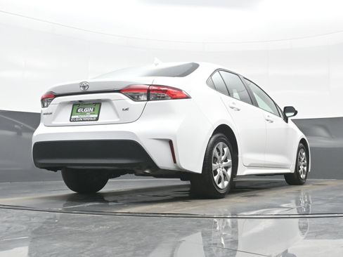 Used 2025 Toyota Corolla LE FWD image 31