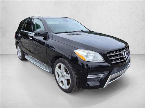 Used 2014 Mercedes-Benz ML 350 BlueTEC 4MATIC image 3