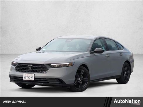 Used 2025 Honda Accord Sport image 1