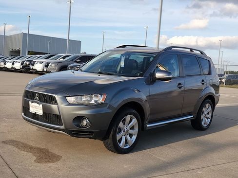 Used 2010 Mitsubishi Outlander XLS image 3