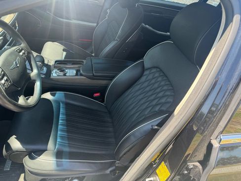 Used 2022 Genesis G90 3.3T Premium RWD image 18