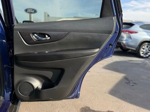 Used 2019 Nissan Rogue S image 21