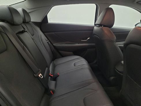 Used 2021 Hyundai Elantra Limited image 19