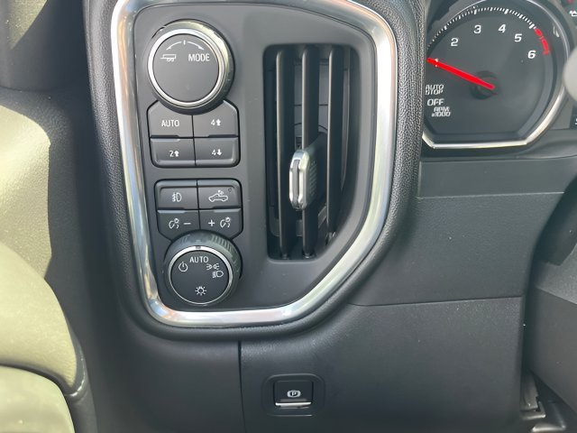 Used 2020 Chevrolet Silverado 1500 RST AWD/4WD image 14