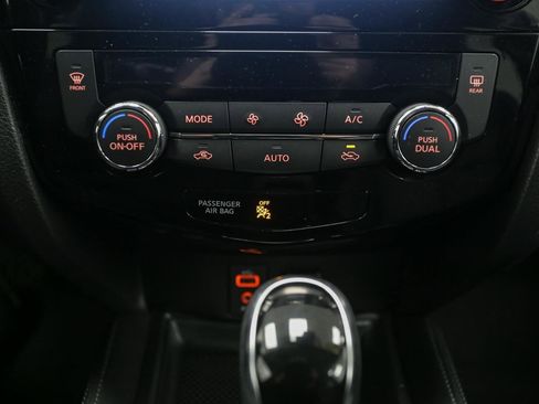 Used 2017 Nissan Rogue SL AWD/4WD image 29