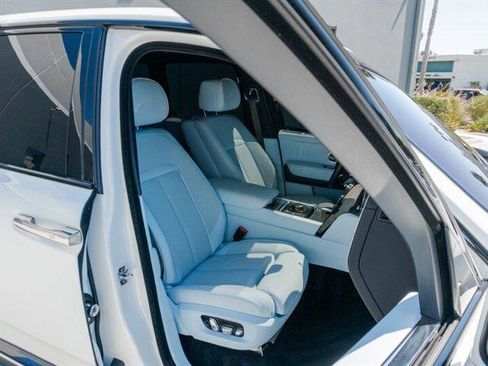 Used 2024 Rolls-Royce Cullinan Black Badge image 74