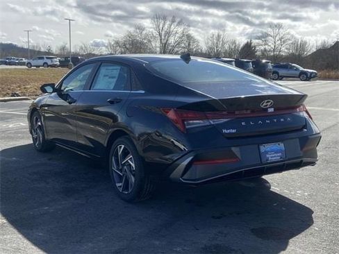 Used 2025 Hyundai Elantra SEL image 20