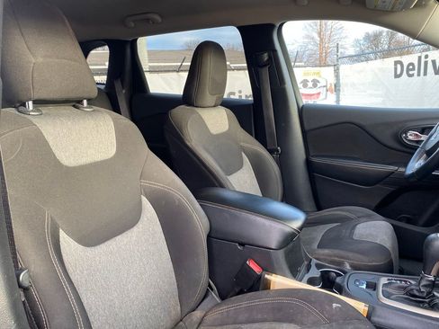 Used 2014 Jeep Cherokee Latitude image 16