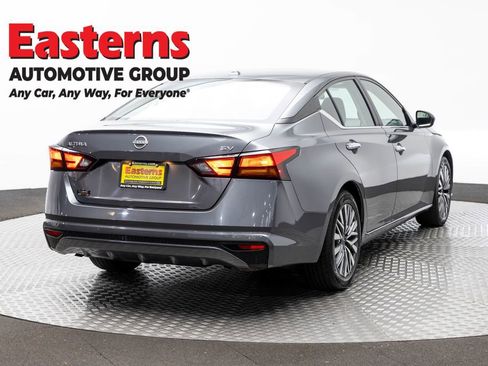 Used 2024 Nissan Altima 2.5 SV FWD image 5