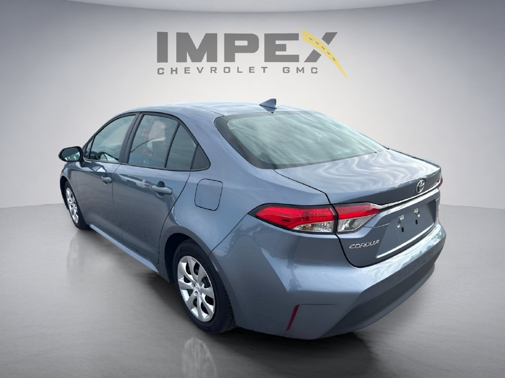 Used 2025 Toyota Corolla LE w/ Convenience Package FWD image 3
