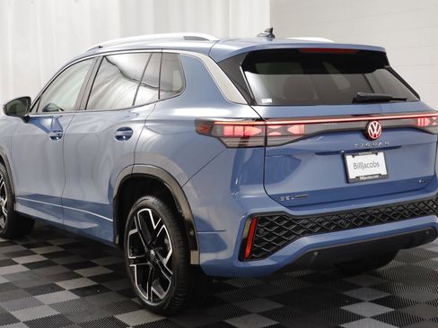 New 2026 Volkswagen Tiguan SEL R-Line image 17