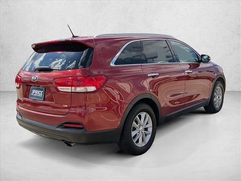 Used 2018 Kia Sorento LX V6 image 5