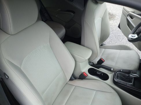 Used 2021 Kia Soul LX FWD image 32