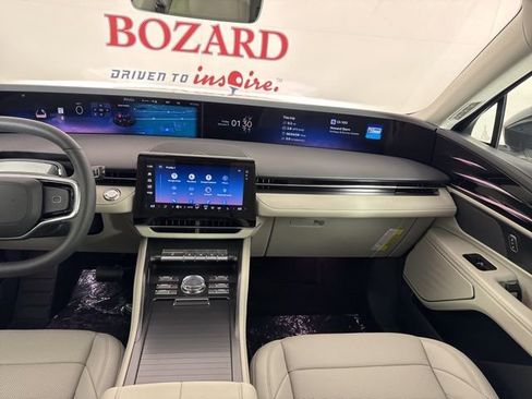 New 2026 Lincoln Nautilus Premier image 12