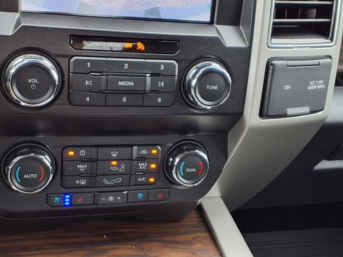 Certified 2019 Ford F150 Lariat w/ Trailer Tow Package AWD/4WD image 14