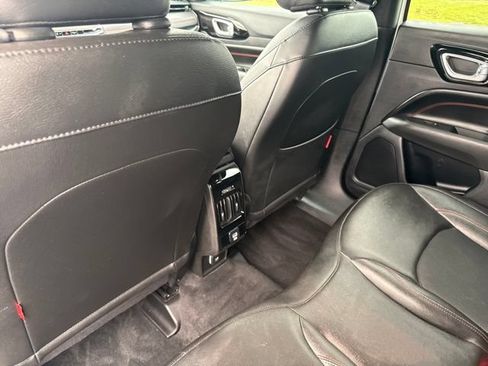 Used 2025 Jeep Compass Trailhawk AWD/4WD image 35