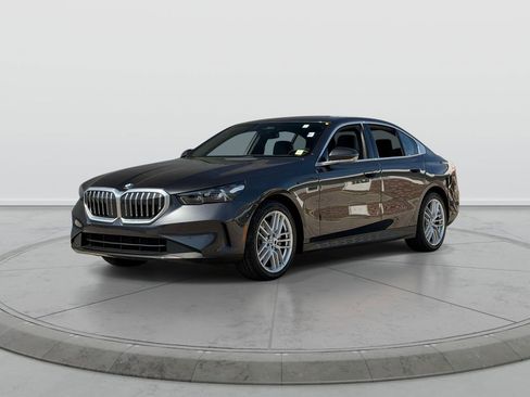 Used 2025 BMW 530i RWD image 3