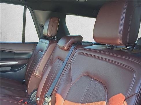 Used 2024 Ford Expedition Limited image 20