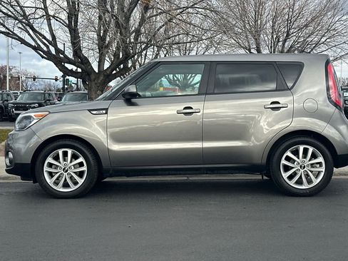 Used 2019 Kia Soul + image 5