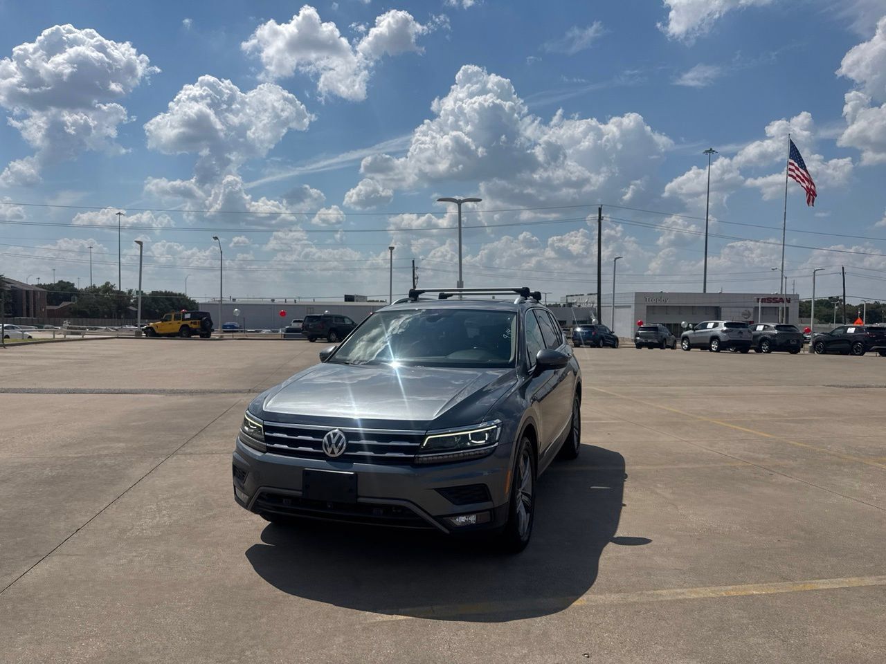 Used 2018 Volkswagen Tiguan SEL Premium FWD image 8