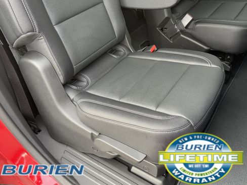 New 2025 Chevrolet Traverse LT image 25