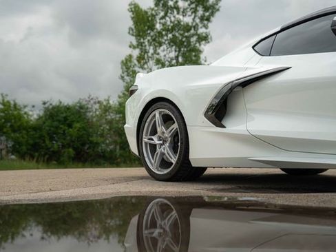 Used 2021 Chevrolet Corvette Stingray Premium Cpe w/ Z51 Performance Package RWD image 31