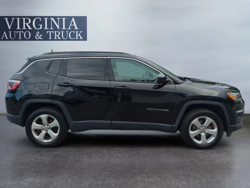 Used 2018 Jeep Compass Latitude w/ Popular Equipment Group AWD/4WD image 7