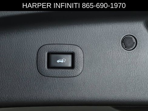Used 2017 INFINITI QX80 4WD w/ Driver Assistance Package image 30