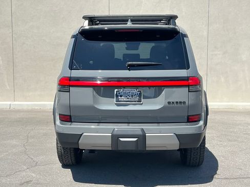 Used 2025 Lexus GX 550 w/ Accessory Package (32) AWD/4WD image 9