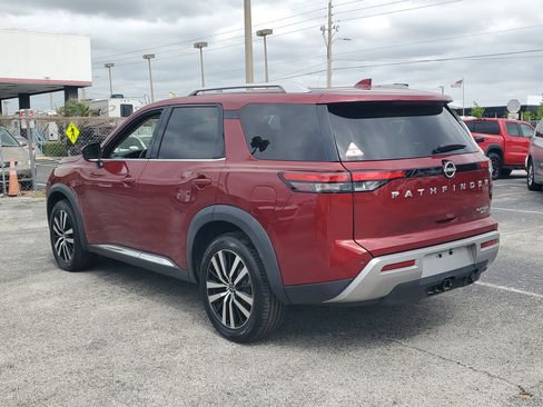 Certified 2023 Nissan Pathfinder Platinum w/ Cargo Package AWD/4WD image 9
