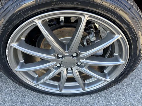 Used 2019 Toyota Prius XLE image 11