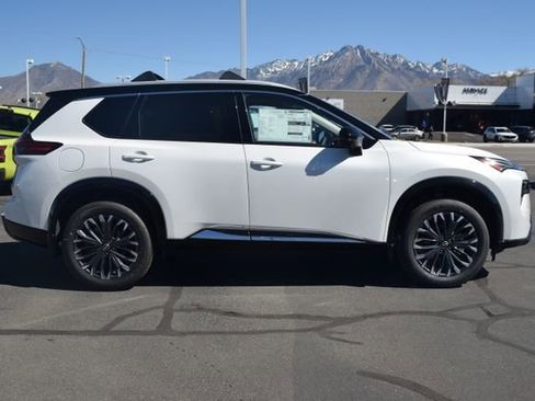 New 2026 Nissan Rogue Platinum image 8