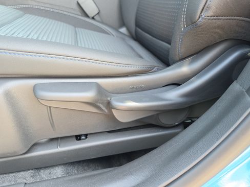 New 2026 Chevrolet Trax LT w/ Sunroof Package FWD image 25