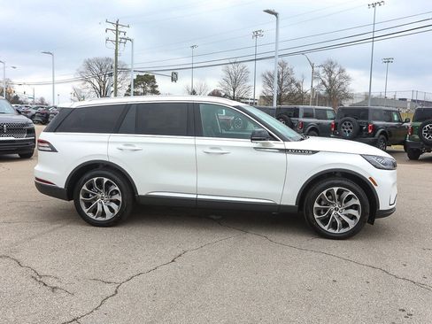 New 2026 Lincoln Aviator AWD image 7