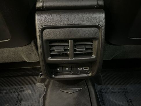 Used 2023 Cadillac XT4 Luxury image 14