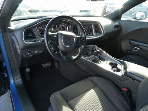 Used 2022 Dodge Challenger SXT image 19