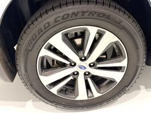 Used 2018 Subaru Outback 2.5i Limited AWD/4WD image 10