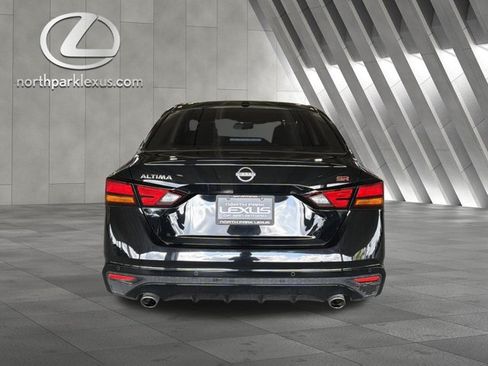 Used 2024 Nissan Altima 2.5 SR w/ SR Premium Package FWD image 28