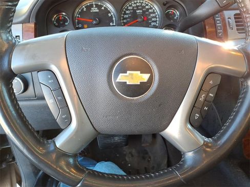 Used 2012 Chevrolet Suburban LT image 22
