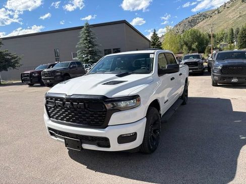 New 2026 RAM 1500 Express AWD/4WD image 3