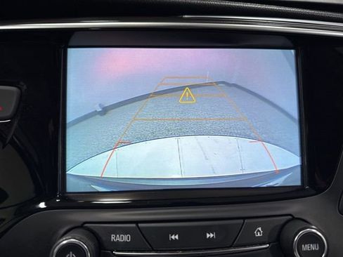 Used 2020 Buick Envision Essence FWD image 2