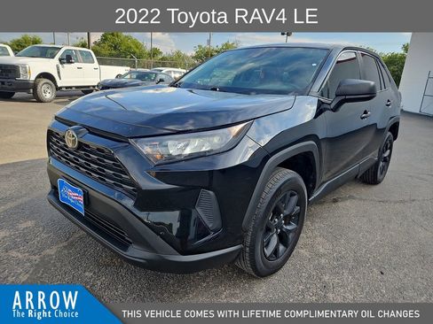Used 2022 Toyota RAV4 LE image 4