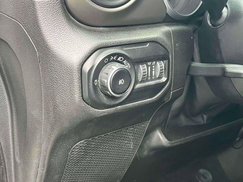 Used 2018 Jeep Wrangler Unlimited Sport S AWD/4WD image 27