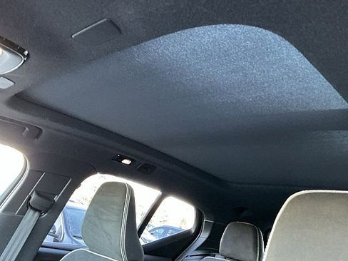 Certified 2025 Volvo XC40 B5 Plus image 17